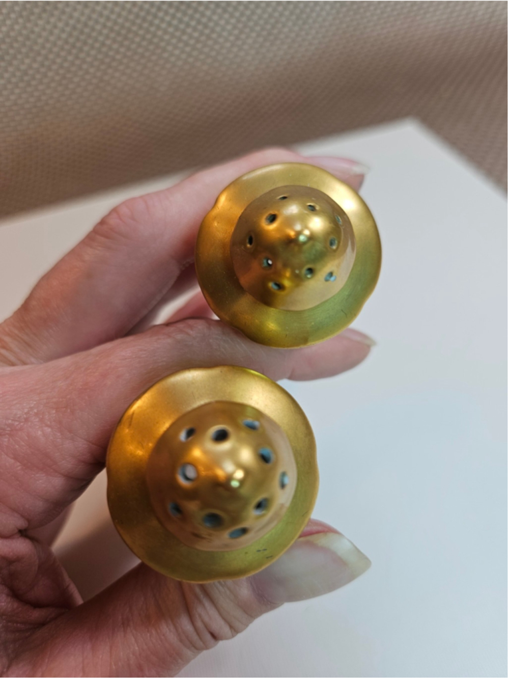 Vintage Piccard Salt and Pepper Shakers Set Gold Encrusted 3" approx - Picture 4 of 6